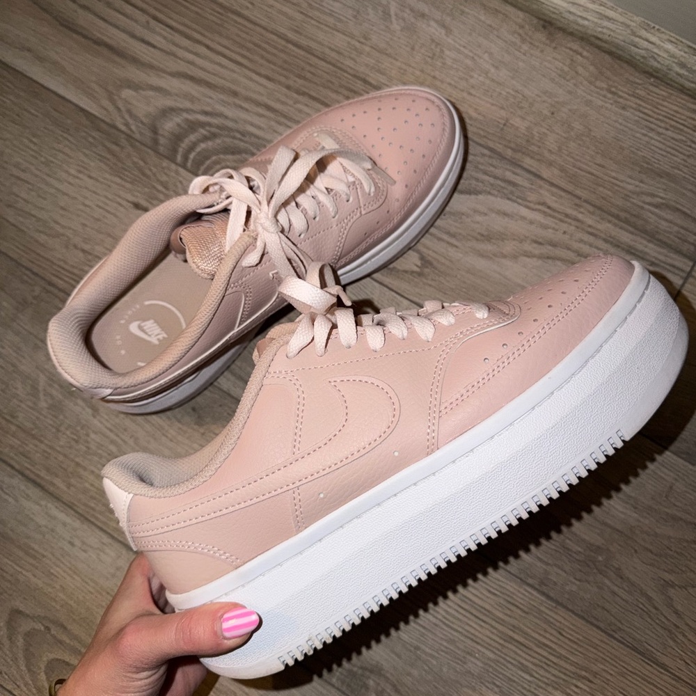 Nike Women's Mauve Pink Sneakers